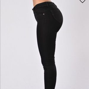 Black Fashion Nova Booty Shaping Jeans